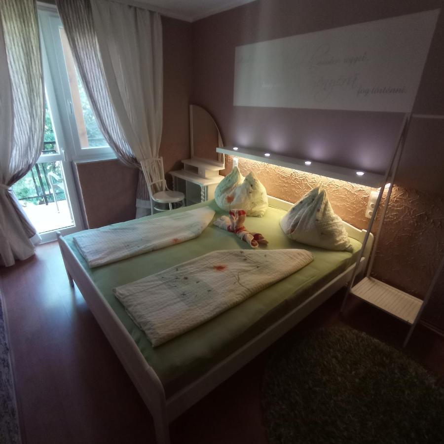Rozsa Apartman 2 Alsoors Bagian luar foto